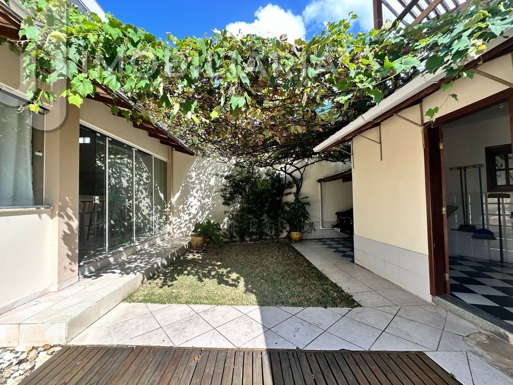 Casa Residencial para venda no Ingleses do Rio Vermelho em Florianopolis com 385m² por R$ 1.500.000,00 Casa Residencial para venda no Ingleses do Rio Vermelho em Florianopolis com 385m² por R$ 1.500.000,00