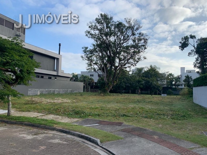 Terreno para venda no Jurere Internacional em Florianopolis com 701m² por R$ 3.710.000,00 Terreno para venda no Jurere Internacional em Florianopolis com 701m² por R$ 3.710.000,00