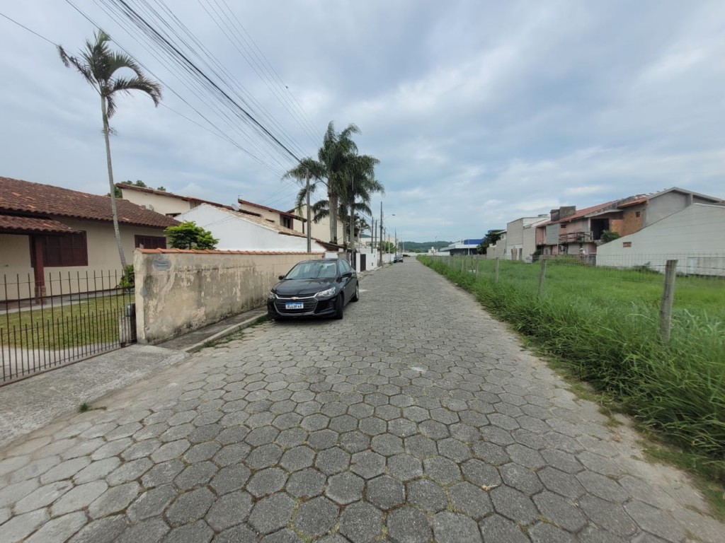 Casa Residencial para locacao no Ingleses do Rio Vermelho em Florianopolis com 360m² por R$ 850,00