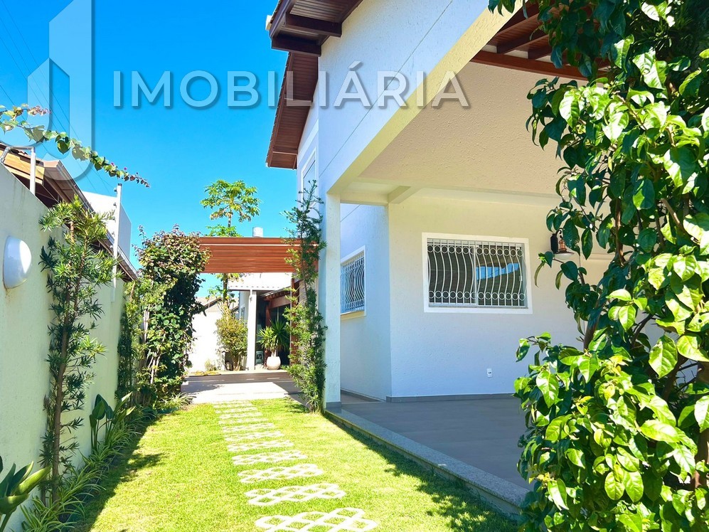 Casa Residencial para venda no Ingleses do Rio Vermelho em Florianopolis com 450m² por R$ 2.490.000,00 Casa Residencial para venda no Ingleses do Rio Vermelho em Florianopolis com 450m² por R$ 2.490.000,00