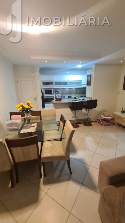 Apartamento para Venda - Florianópolis / SC no bairro Ingleses do Rio  Vermelho, 3 dormitórios, sendo 1 suíte, 2 banheiros, 2 vagas de garagem,  mobiliado, área total 145,00 m², área útil 118,00 m²