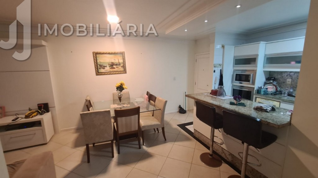 Apartamento para Venda - Florianópolis / SC no bairro Ingleses do Rio  Vermelho, 3 dormitórios, sendo 1 suíte, 2 banheiros, 2 vagas de garagem,  mobiliado, área total 145,00 m², área útil 118,00 m²