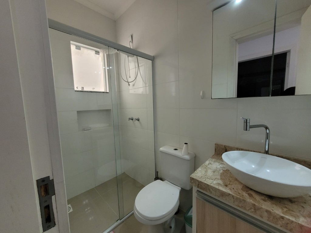 Apartamento para locacao no Ingleses do Rio Vermelho em Florianopolis com 82m² por R$ 680,00