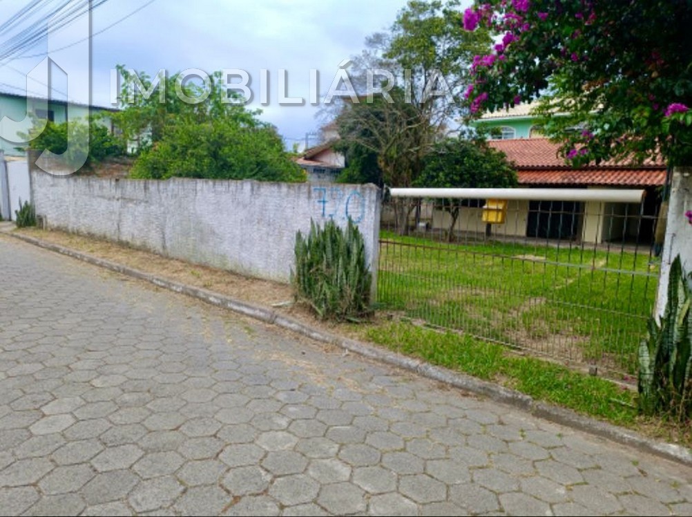 Casa Residencial para venda no Sao Joao do Rio Vermelho em Florianopolis com 368m² por R$ 495.000,00