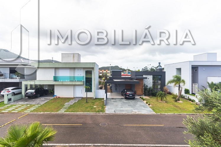 Casa Residencial para venda no Sao Joao do Rio Vermelho em Florianopolis com 375m² por R$ 2.175.000,00