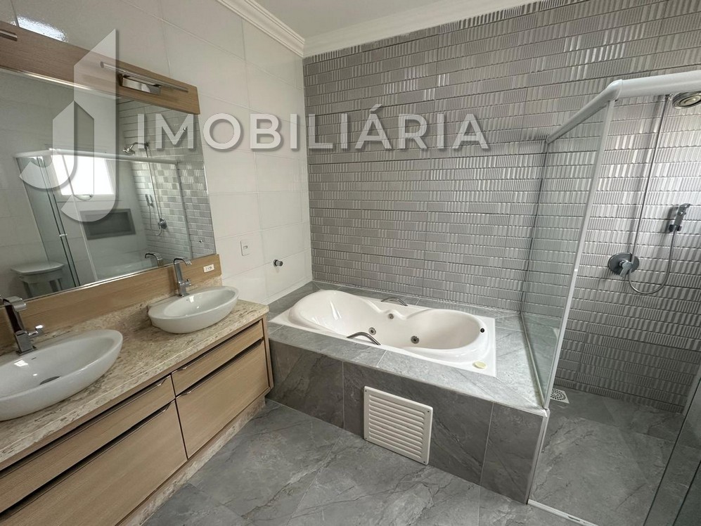 Casa Residencial para venda no Sao Joao do Rio Vermelho em Florianopolis com 375m² por R$ 1.700.000,00