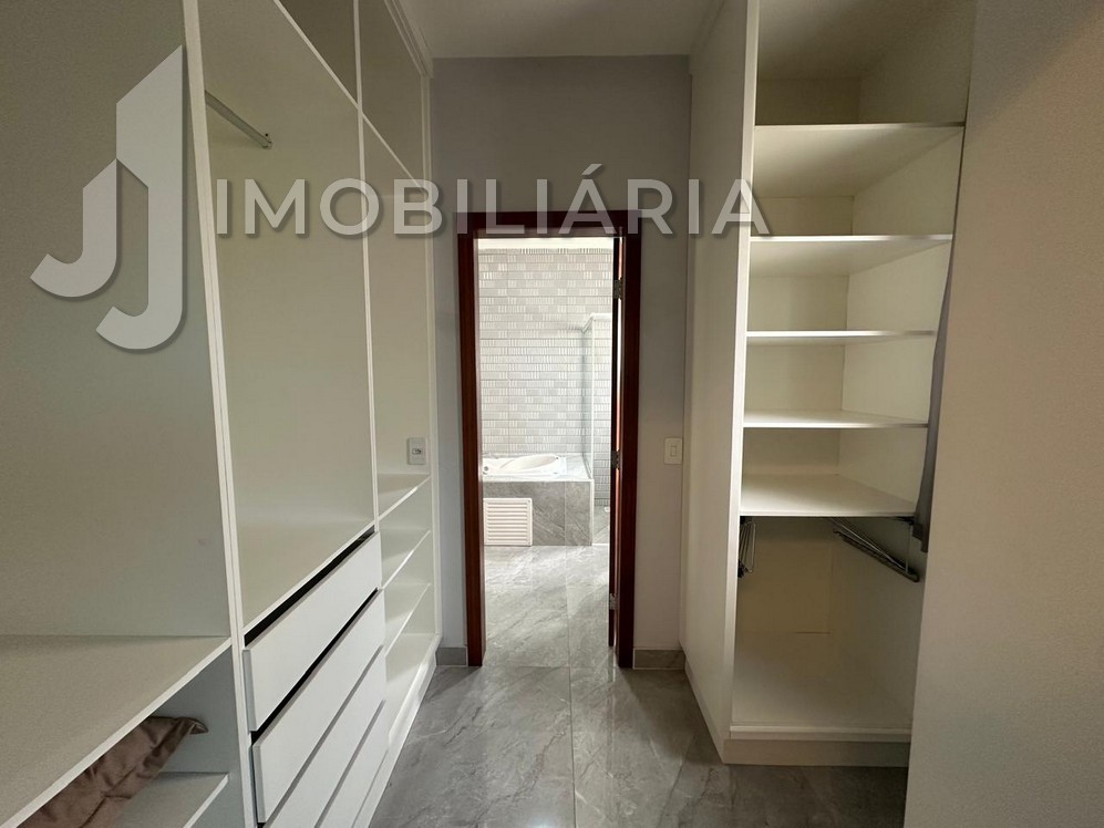 Casa Residencial para venda no Sao Joao do Rio Vermelho em Florianopolis com 375m² por R$ 1.700.000,00
