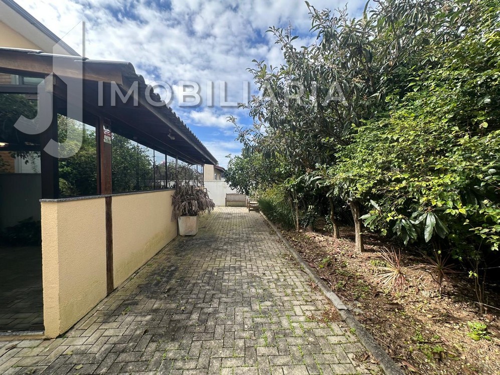Casa Residencial para venda no Sao Joao do Rio Vermelho em Florianopolis com 375m² por R$ 1.700.000,00