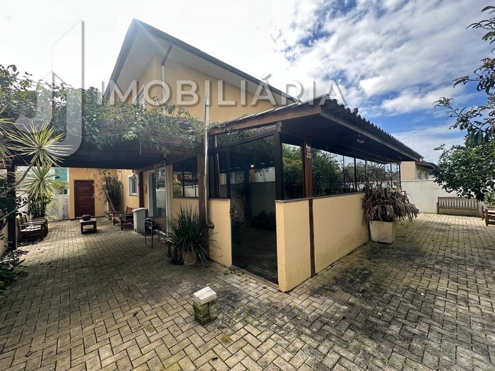 Casa Residencial para venda no Sao Joao do Rio Vermelho em Florianopolis com 375m² por R$ 1.700.000,00