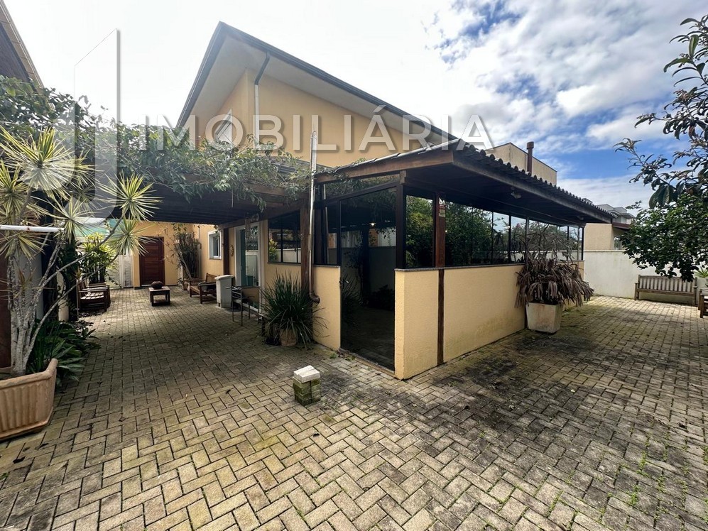 Casa Residencial para venda no Sao Joao do Rio Vermelho em Florianopolis com 375m² por R$ 1.700.000,00