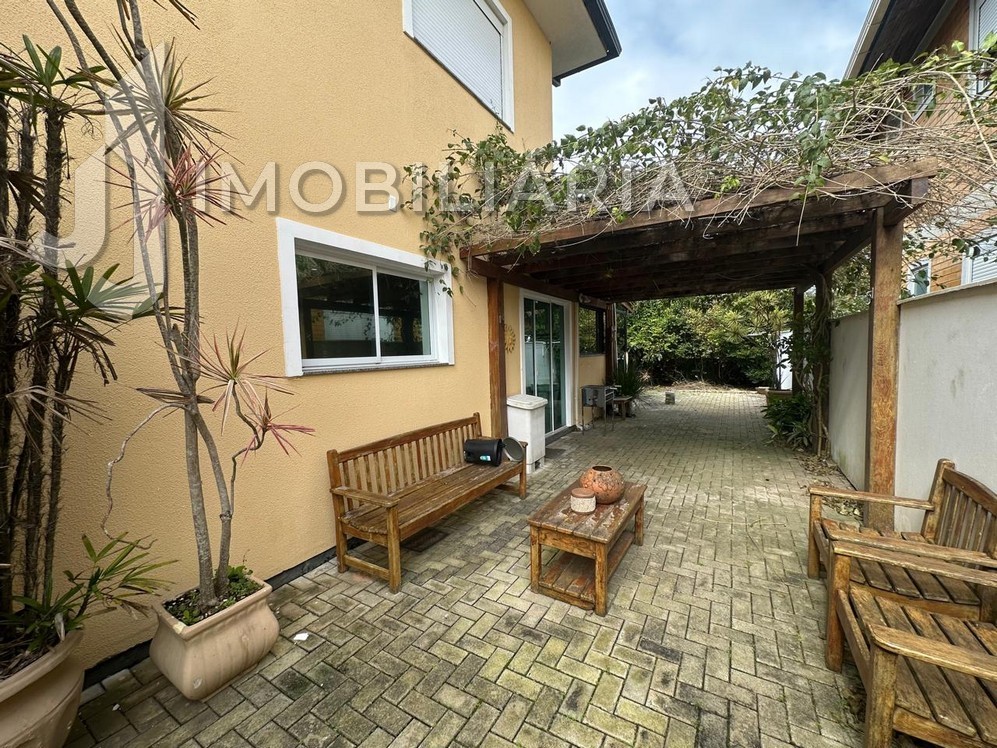 Casa Residencial para venda no Sao Joao do Rio Vermelho em Florianopolis com 375m² por R$ 1.700.000,00