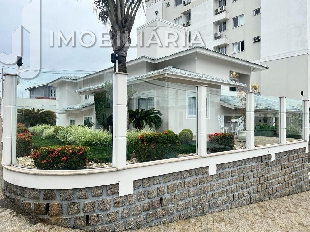 Casa Residencial para venda no Barreiros em Sao Jose com 525m² por R$ 2.698.000,00 Casa Residencial para venda no Barreiros em Sao Jose com 525m² por R$ 2.698.000,00
