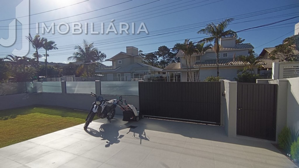 Casa Residencial para venda no Ingleses do Rio Vermelho em Florianopolis com 540m² por R$ 2.200.000,00
