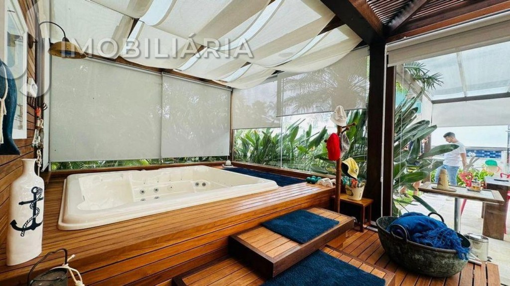 Casa Residencial para venda no Jurere Internacional em Florianopolis com 790m² por R$ 6.195.000,00 Casa Residencial para venda no Jurere Internacional em Florianopolis com 790m² por R$ 6.195.000,00