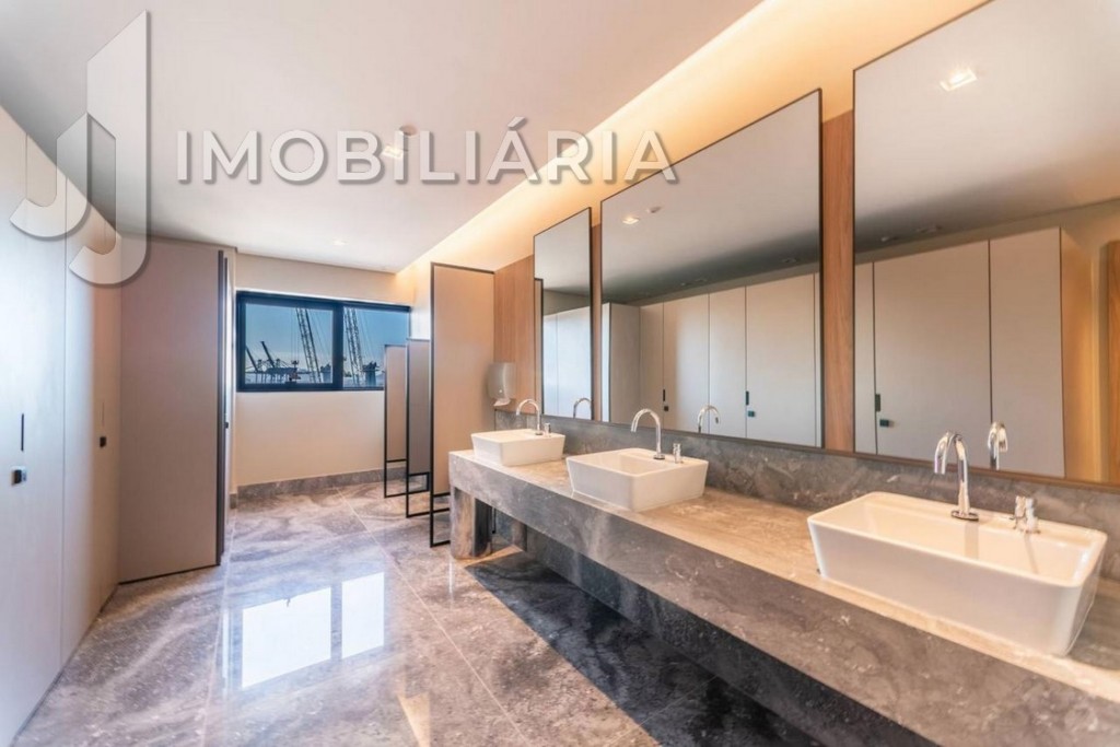 Cjto Comercial_sala para venda no Centro em Itajai com 107,02m² por R$ 2.000.000,00 Cjto Comercial_sala para venda no Centro em Itajai com 107,02m² por R$ 2.000.000,00