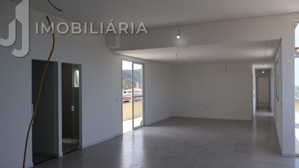 Cobertura para venda no Ingleses do Rio Vermelho em Florianopolis com 212m² por R$ 950.000,00
