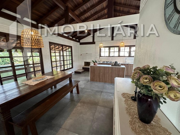 Casa Residencial para venda no Ingleses do Rio Vermelho em Florianopolis com 840m² por R$ 1.390.000,00