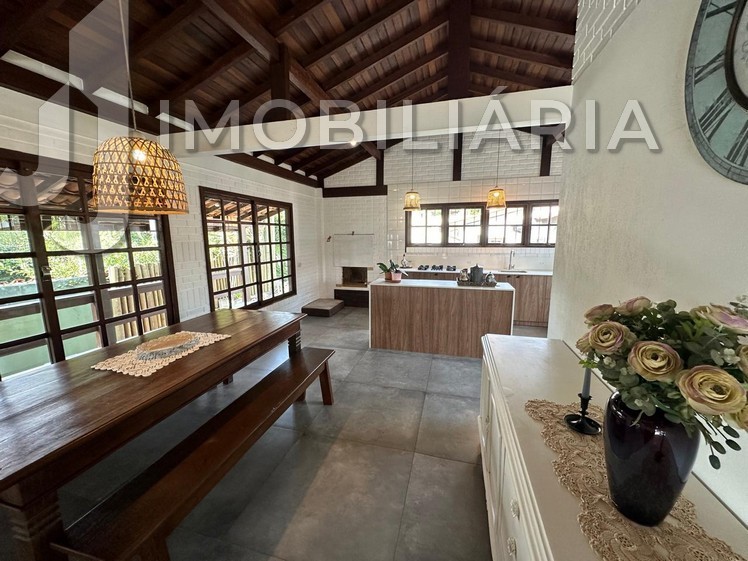 Casa Residencial para venda no Ingleses do Rio Vermelho em Florianopolis com 840m² por R$ 1.390.000,00