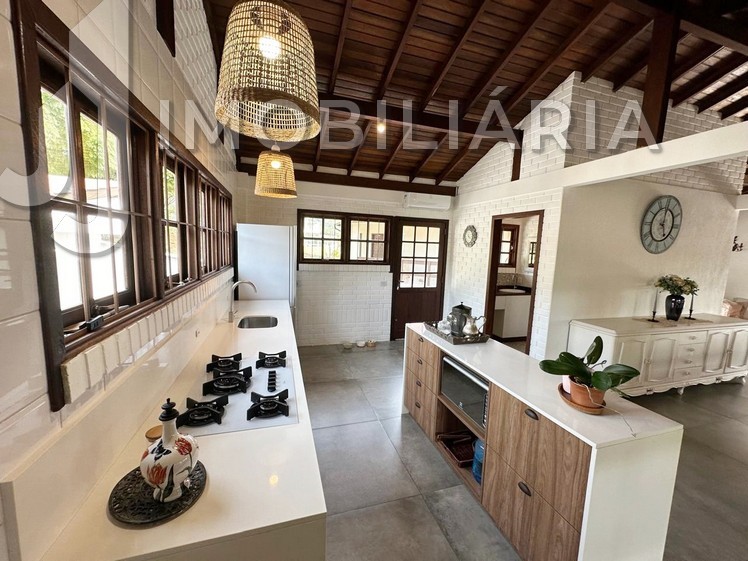 Casa Residencial para venda no Ingleses do Rio Vermelho em Florianopolis com 840m² por R$ 1.390.000,00