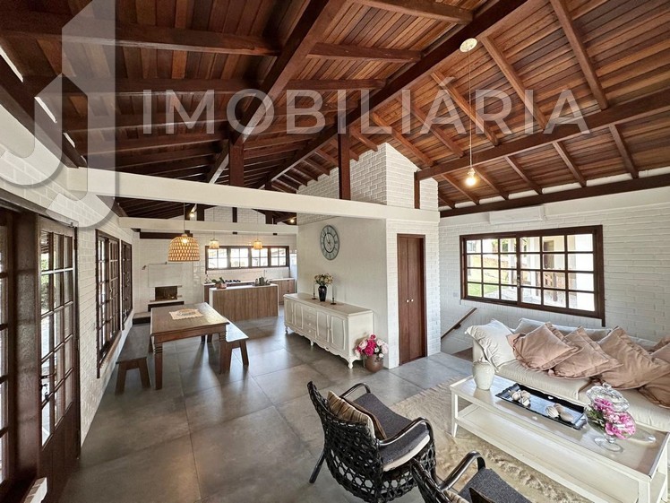 Casa Residencial para venda no Ingleses do Rio Vermelho em Florianopolis com 840m² por R$ 1.390.000,00