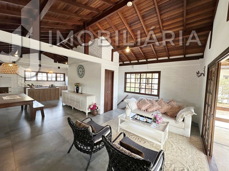 Casa Residencial para venda no Ingleses do Rio Vermelho em Florianopolis com 840m² por R$ 1.390.000,00