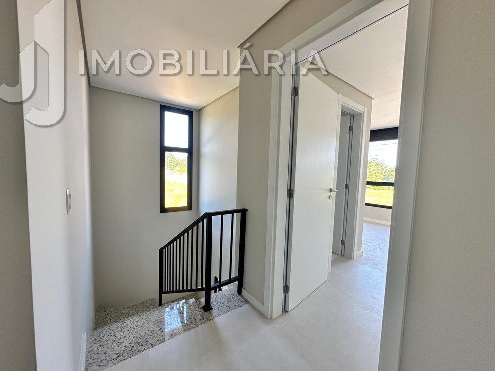 Casa Residencial para venda no Sao Joao do Rio Vermelho em Florianopolis com 191,75m² por R$ 850.000,00