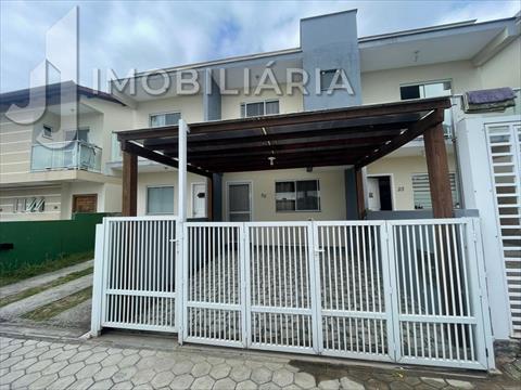 Sobrado para locacao no Ingleses do Rio Vermelho em Florianopolis com 66m² por R$ 4.300,00
