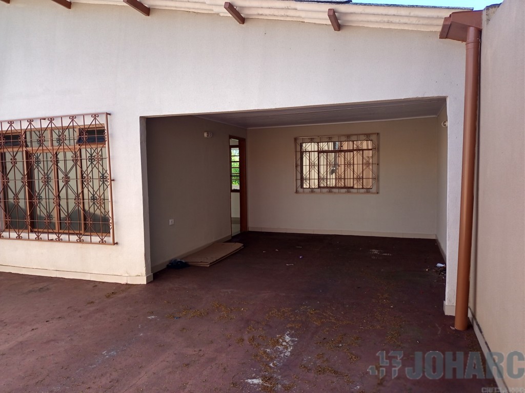 Casa Residencial para locacao no Nucleo Habitacional Papa em Apucarana com 300m² por R$ 1.100,00