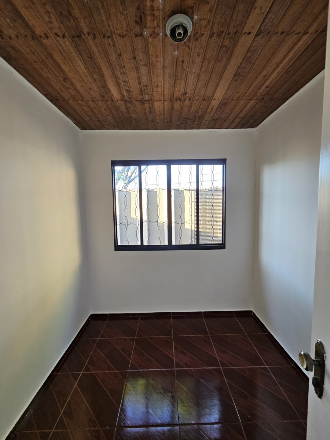 Casa Residencial para locacao no Nucleo Habitacional Afons em Apucarana com 150m² por R$ 1.350,00