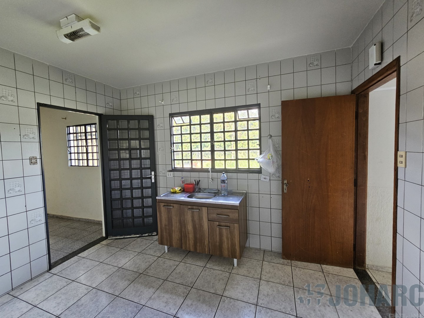 Casa Residencial para locacao no Vila Sao Jose Bassa em Apucarana com 75m² por R$ 1.250,00