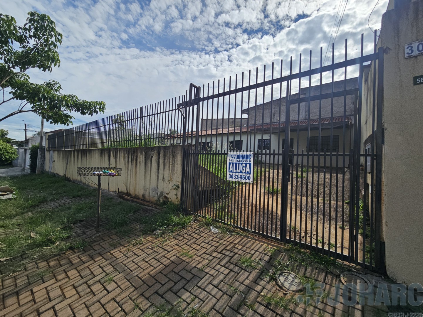 Casa Residencial para locacao no Vila Sao Jose Bassa em Apucarana com 75m² por R$ 1.250,00