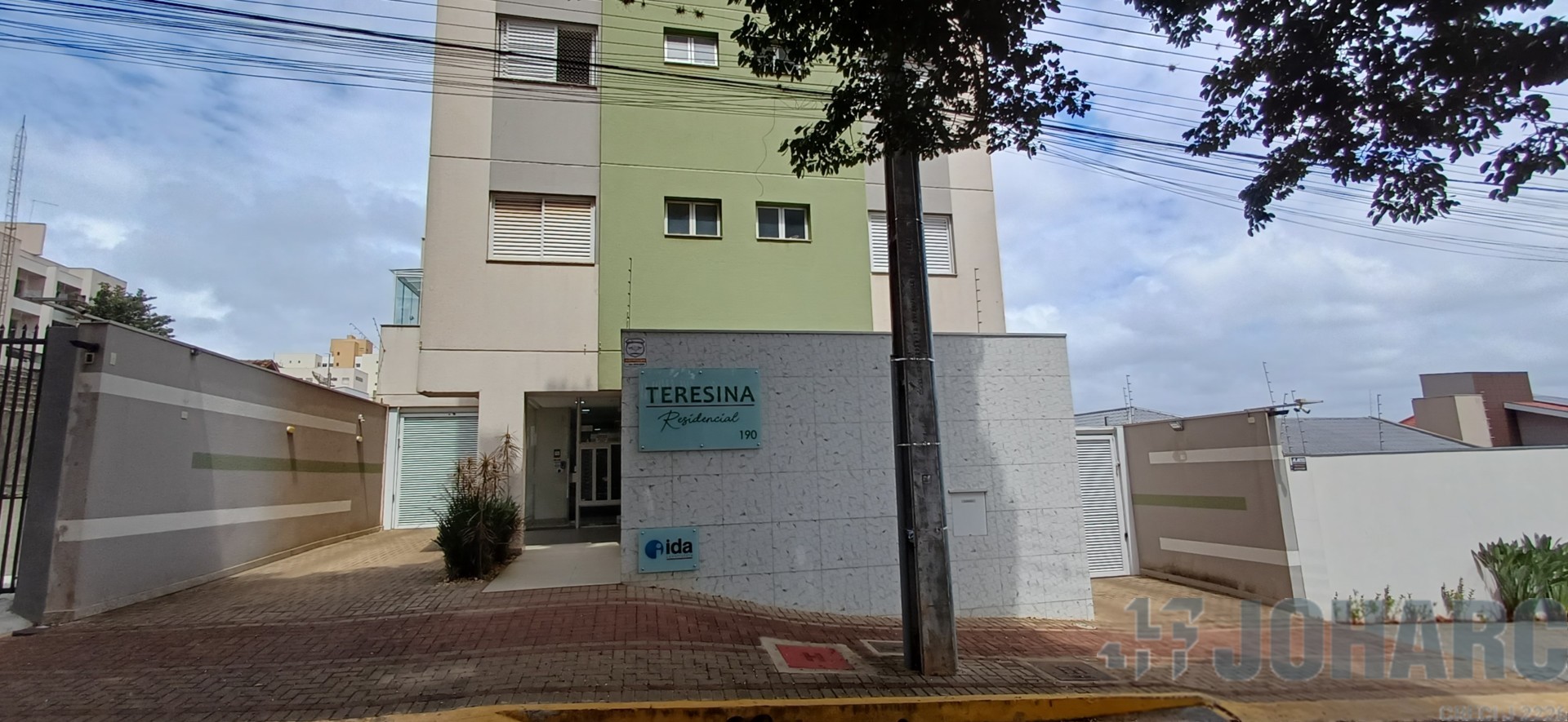 Apartamento para locacao no Centro em Apucarana com 0m² por R$ 1.600,00