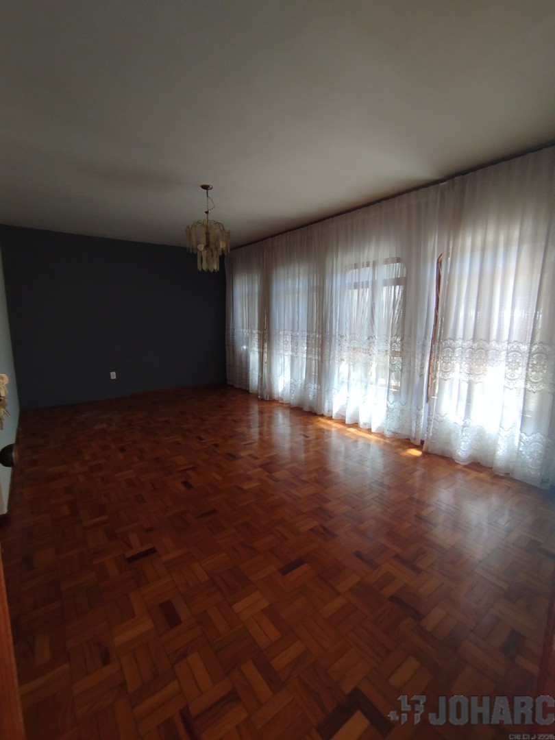 Casa Residencial para locacao no Centro em Apucarana com 180m² por R$ 1.850,00