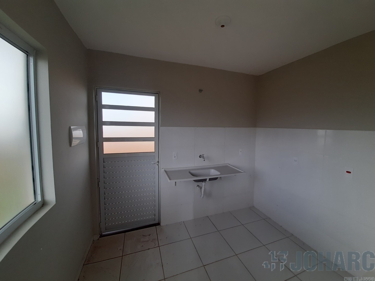 Casa Residencial para locacao no Residencial Mega Park em Apucarana com 10m² por R$ 700,00