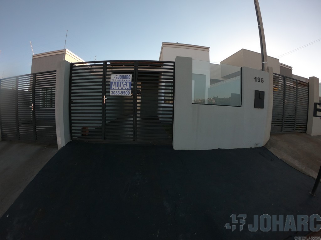 Casa Residencial para locacao no Loteamento Residencial Ve em Apucarana com 0m² por R$ 950,00