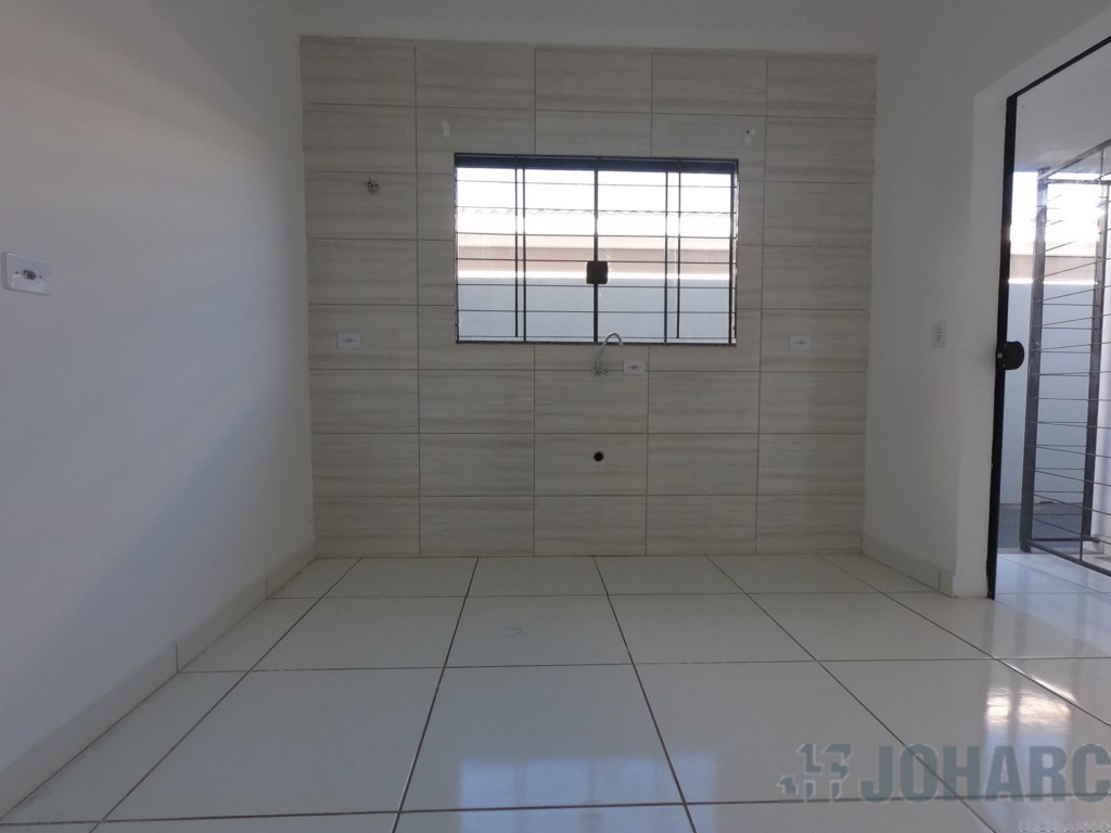 Casa Residencial para locacao no Loteamento Residencial Ve em Apucarana com 0m² por R$ 950,00
