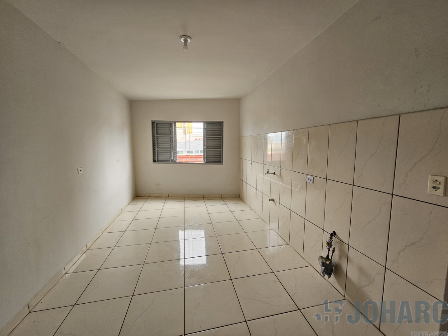 Apartamento para locacao no Centro em Apucarana com 0m² por R$ 1.000,00