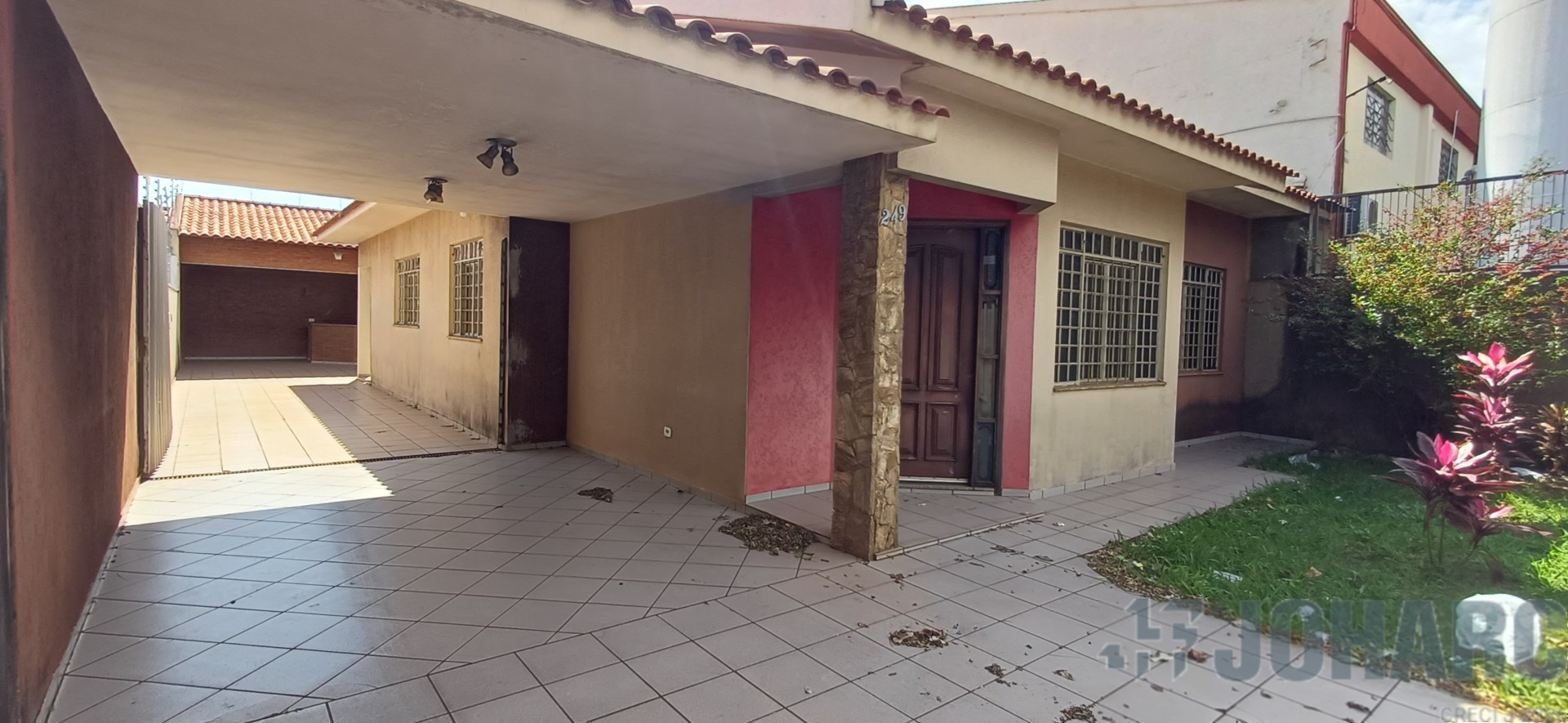 Casa Residencial para locacao no Centro em Apucarana com 0m² por R$ 2.300,00
