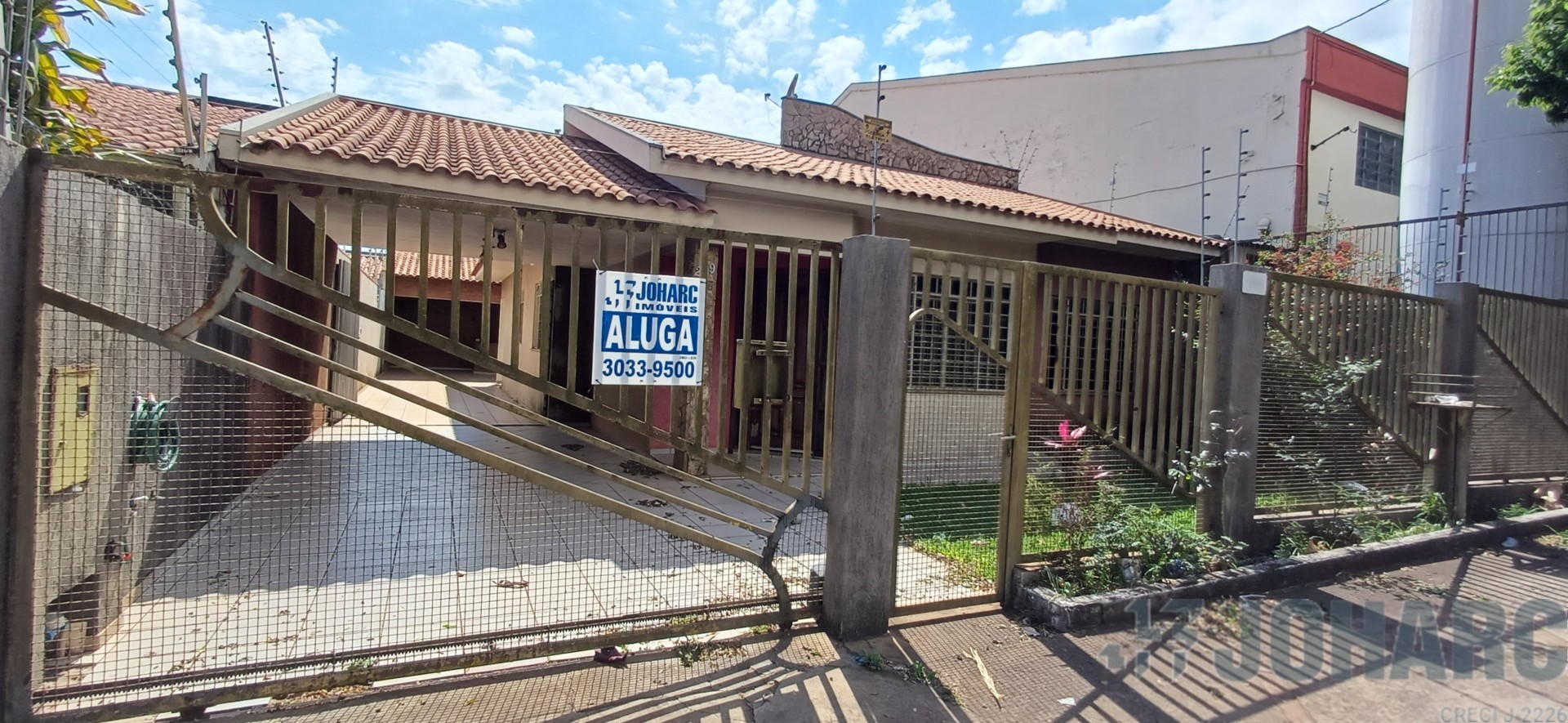 Casa Residencial para locacao no Centro em Apucarana com 0m² por R$ 2.300,00