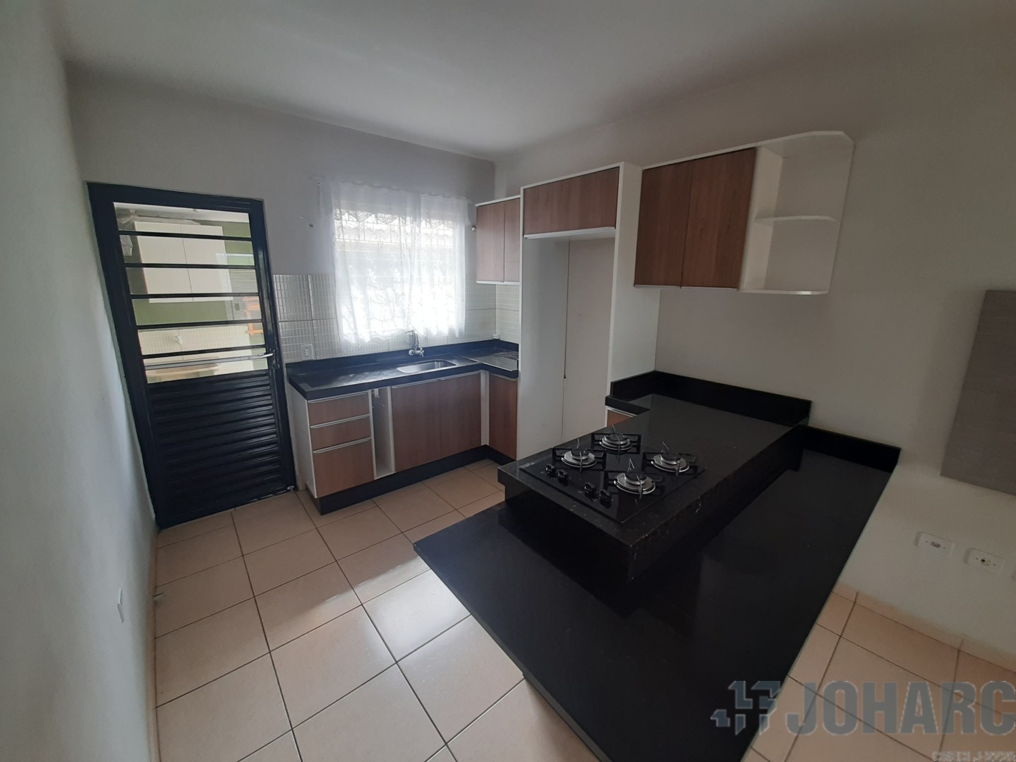 Casa Residencial para locacao no Residencial Interlagos em Apucarana com 10m² por R$ 950,00