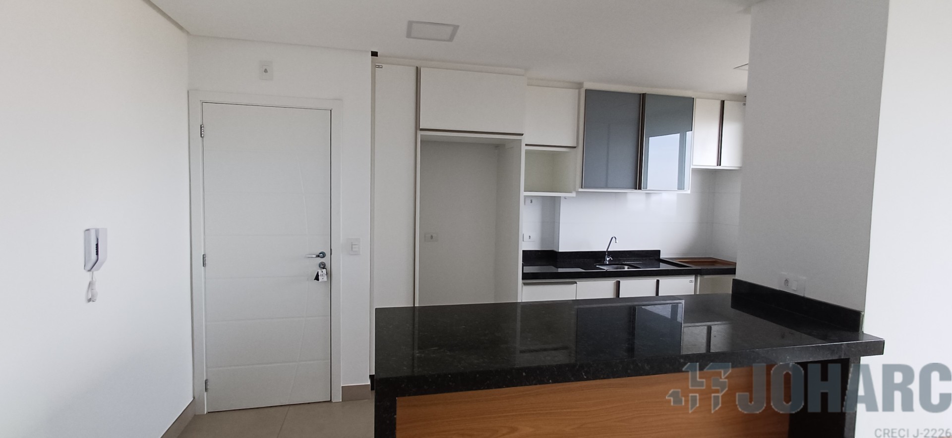 Apartamento para locacao no Centro em Apucarana com 0m² por R$ 1.800,00