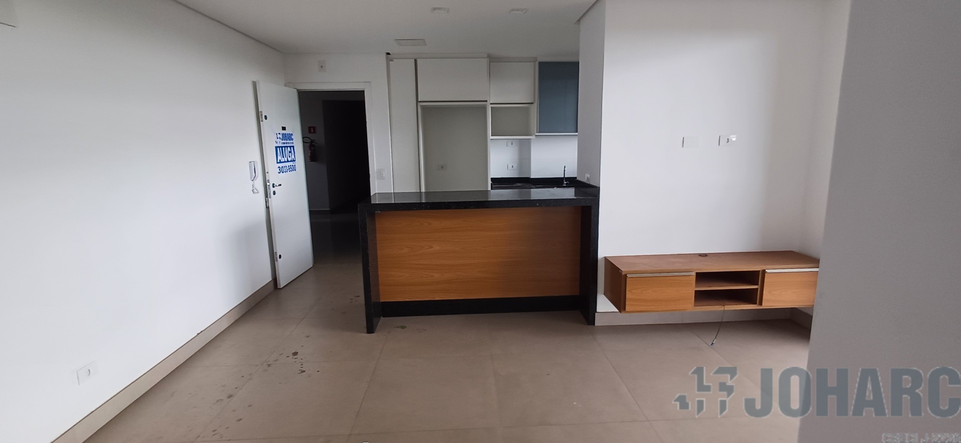 Apartamento para locacao no Centro em Apucarana com 0m² por R$ 1.800,00