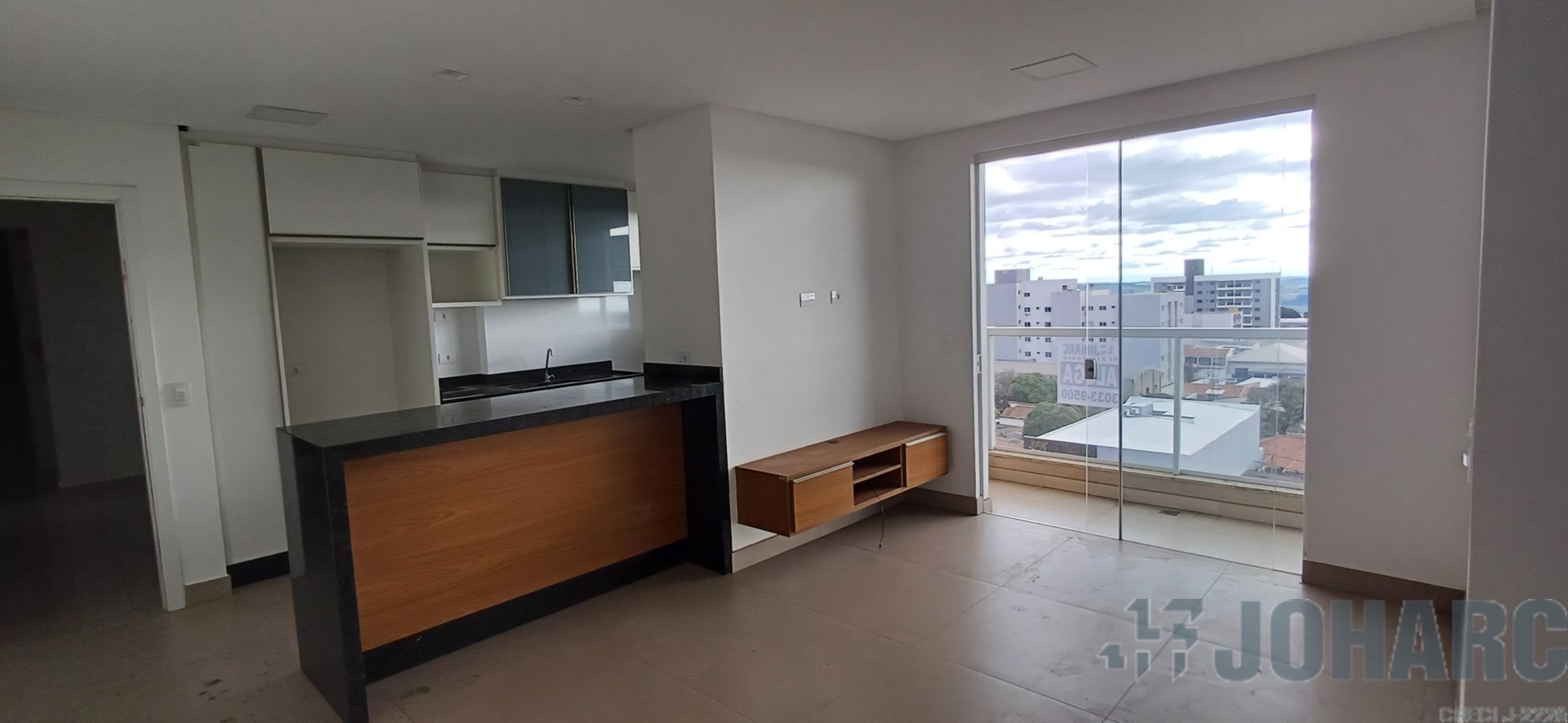 Apartamento para locacao no Centro em Apucarana com 0m² por R$ 1.800,00