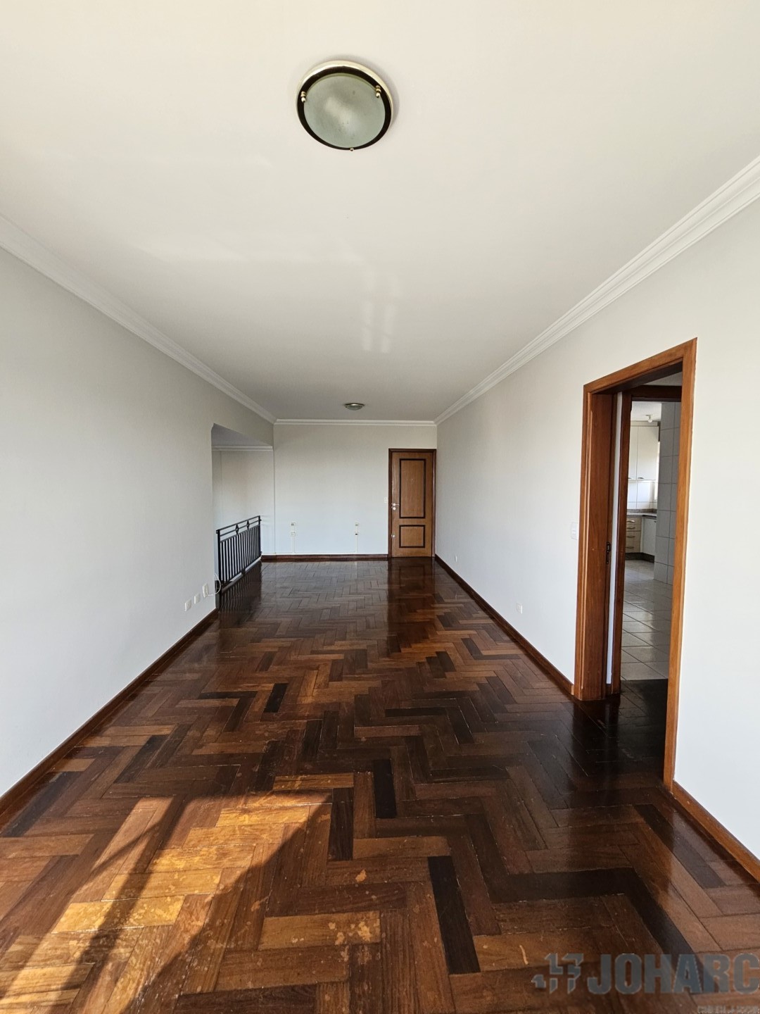 Apartamento para locacao no Centro em Apucarana com 0m² por R$ 2.600,00