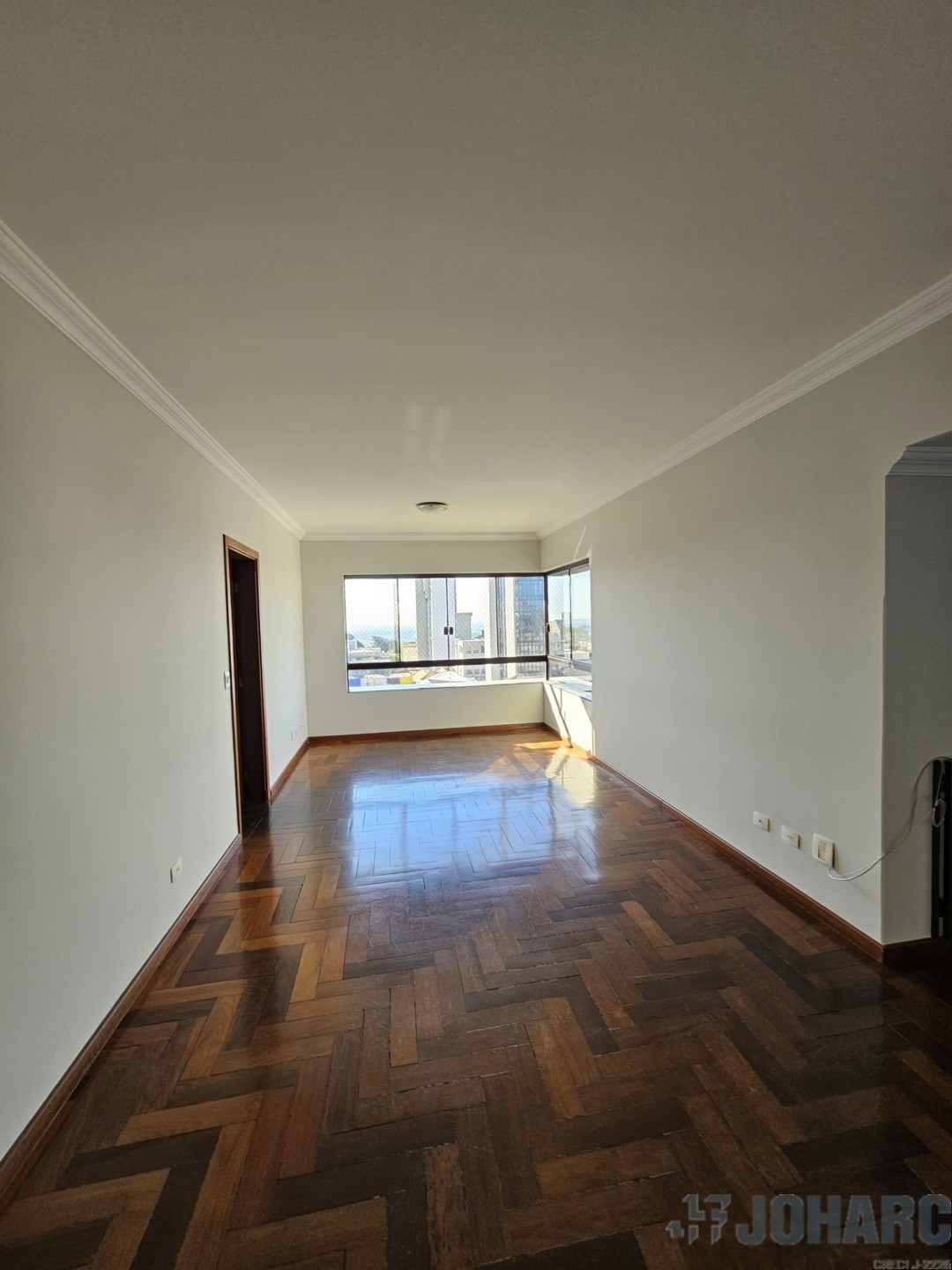 Apartamento para locacao no Centro em Apucarana com 0m² por R$ 2.600,00