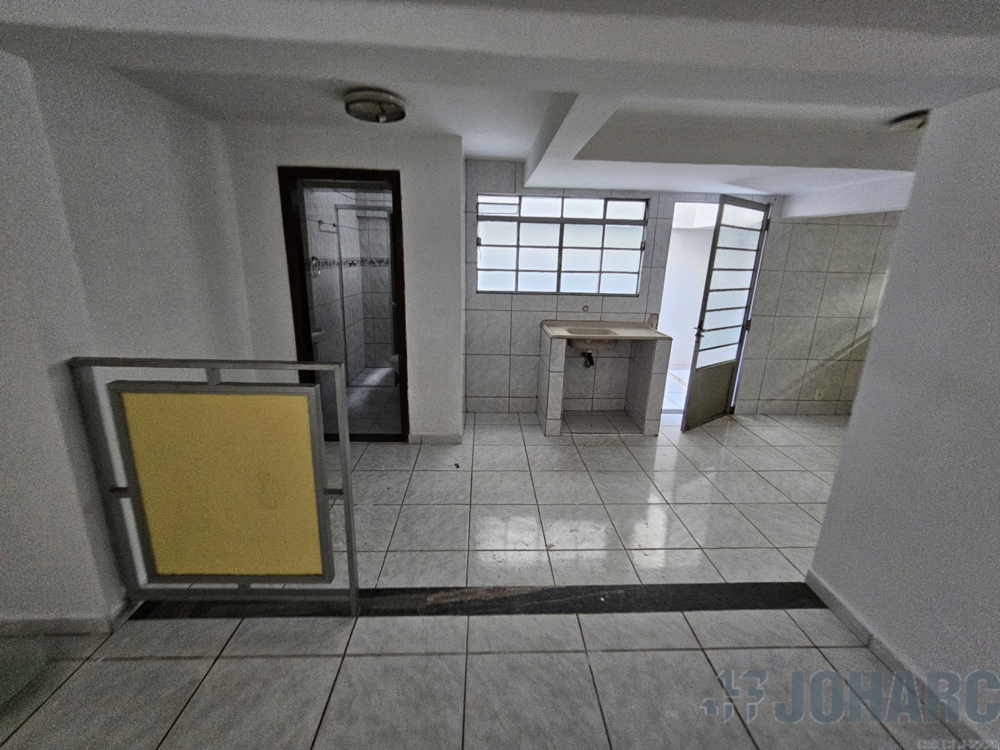 Kitinet para locacao no Centro em Apucarana com 0m² por R$ 850,00