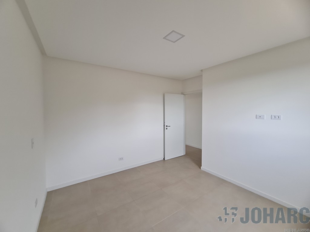 Apartamento para locacao no Centro em Apucarana com 0m² por R$ 1.750,00