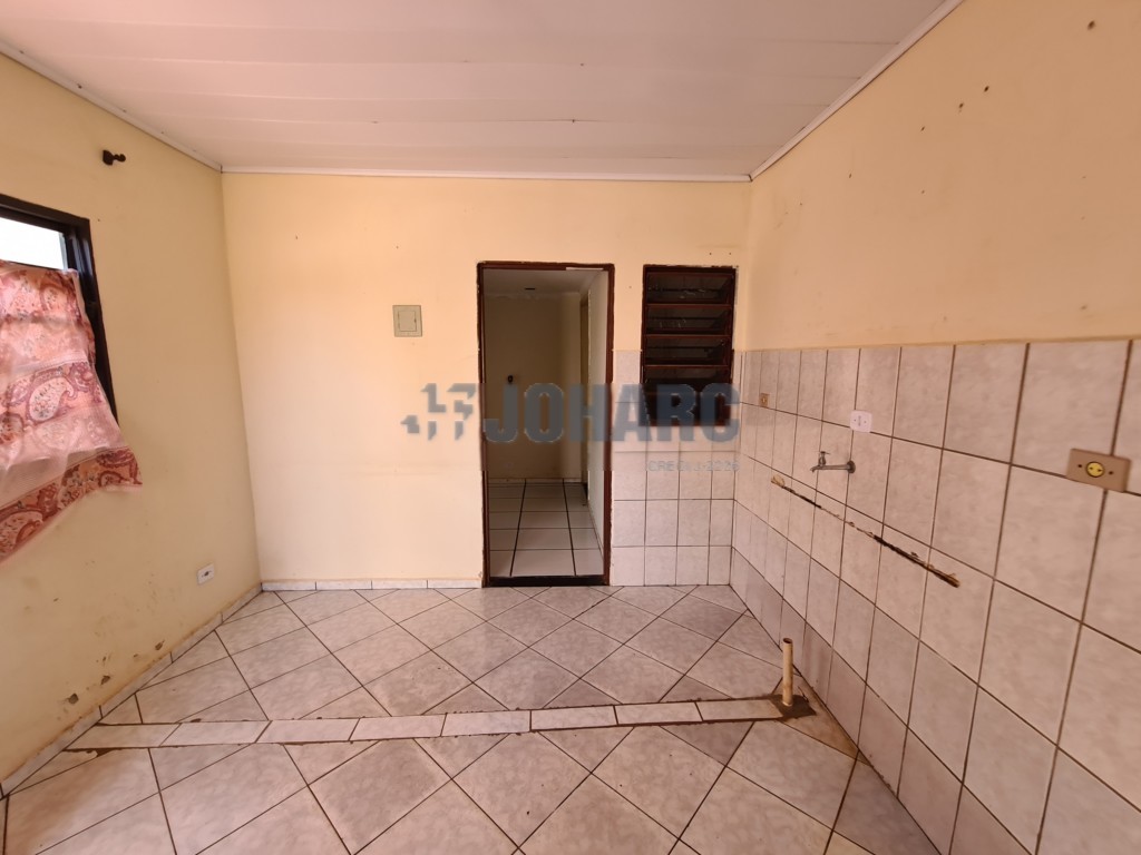 Casa Residencial para locacao no Nucleo Habitacional Colon em Apucarana com 280m² por R$ 650,00