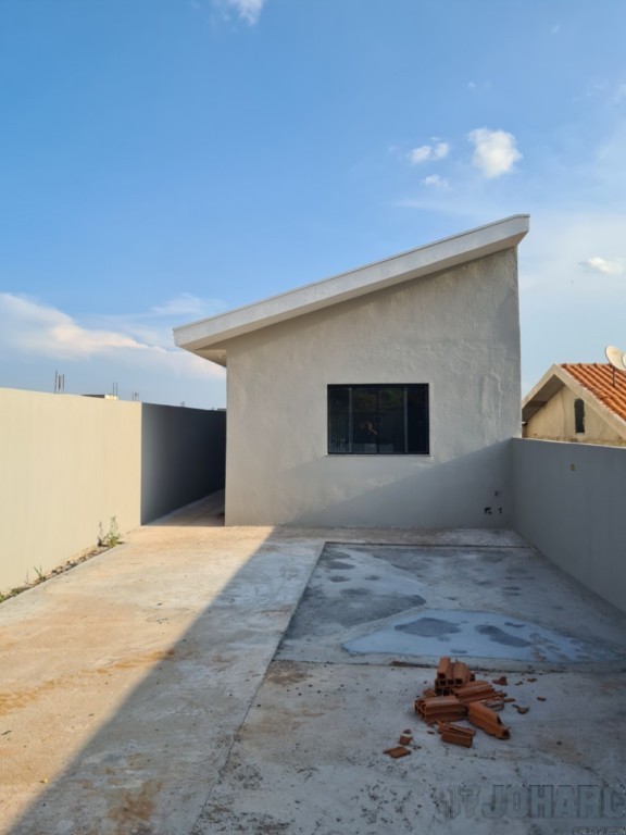 Casa Residencial para locacao no Loteamento Residencial Ve em Apucarana com 275m² por R$ 900,00