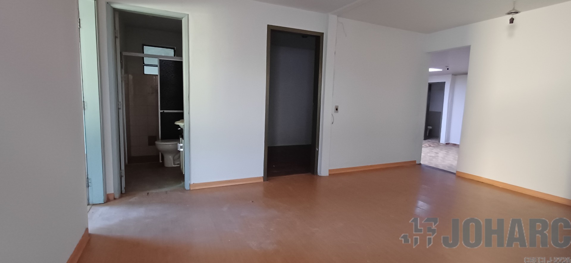 Casa Residencial para locacao no Nucleo Habitacional Papa em Apucarana com 288,96m² por R$ 1.180,00